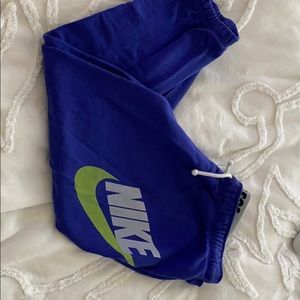 Purple Nike Capri joggers